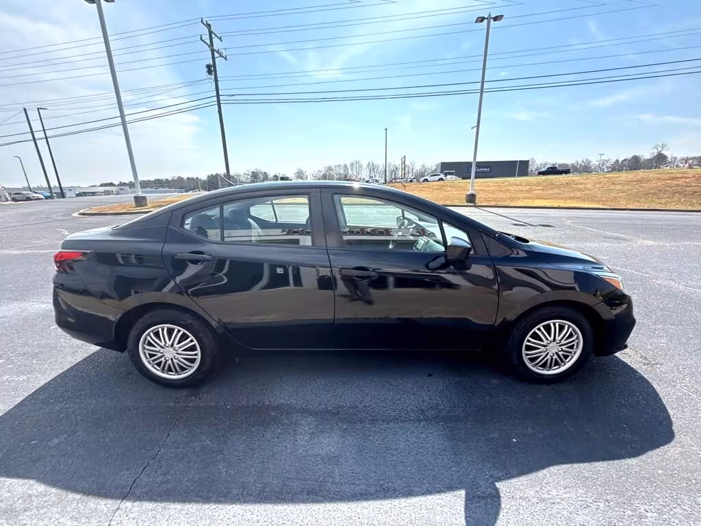 2020 Nissan Versa - 3N1CN8DV5LL813282 - Image #4